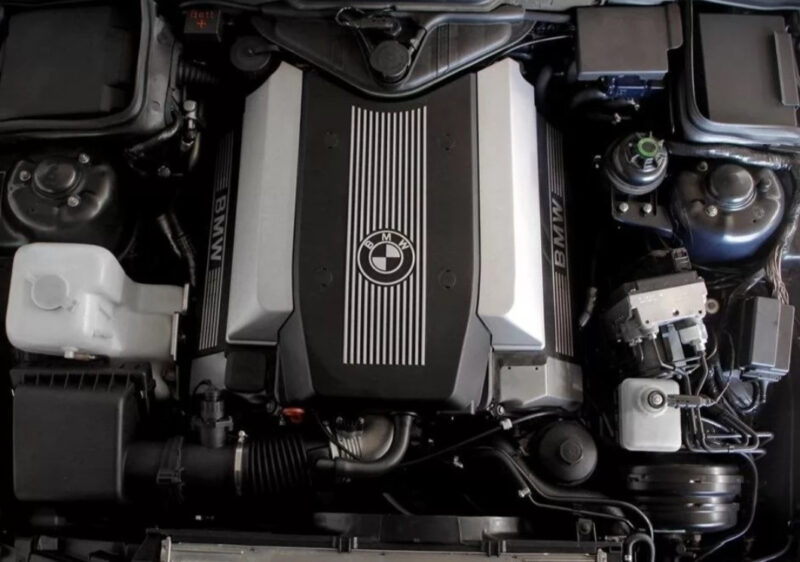 BMW M60B40 motor