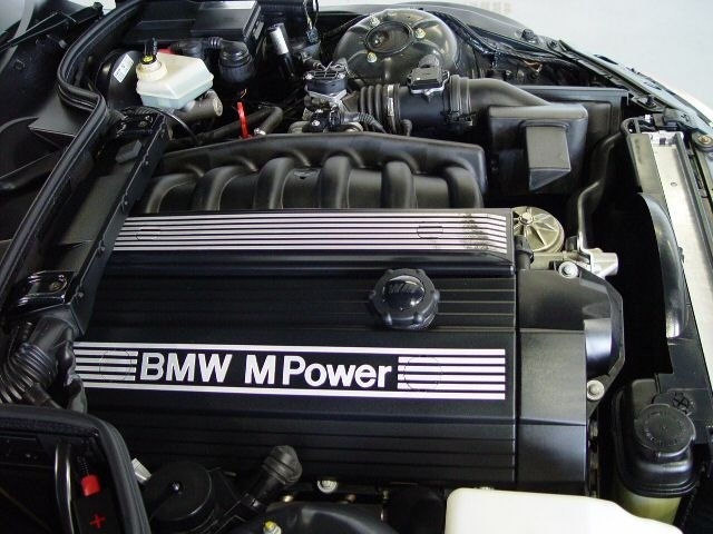 BMW S50B32 motor