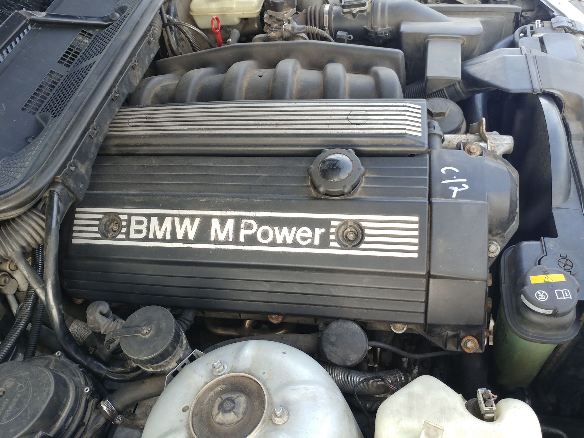 BMW S52B32 motor