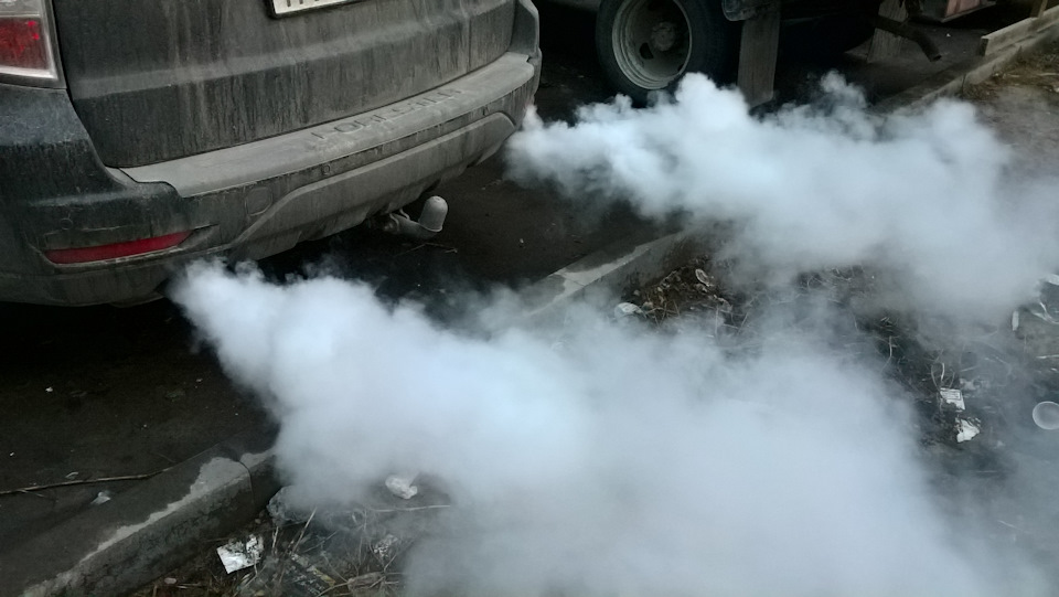 Motorrök: orsaker och lösningar