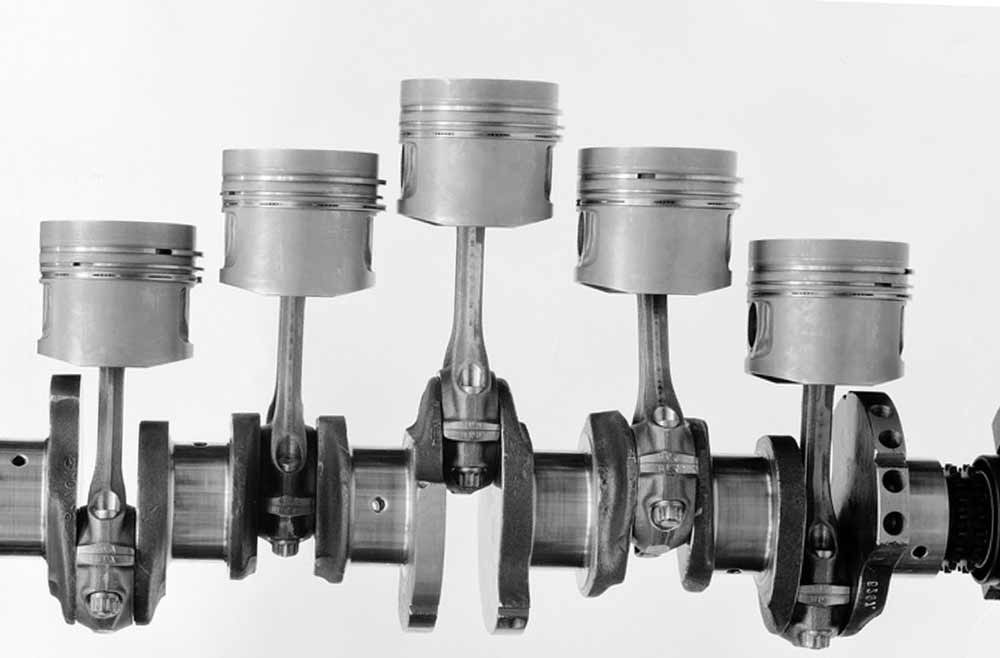 Motorkolv: hur den är uppbyggd och hur den fungerar