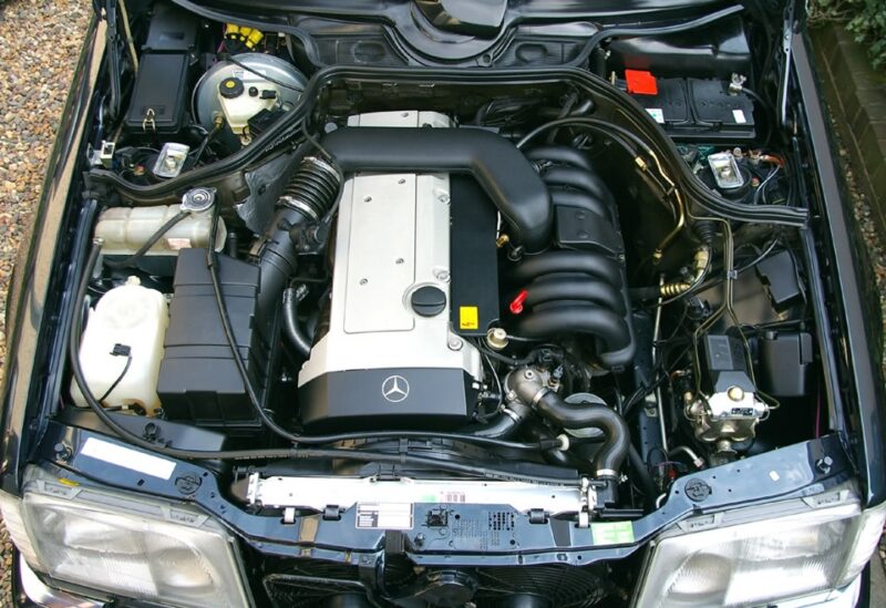 Mercedes-Benz M104 E32 3,2 motor