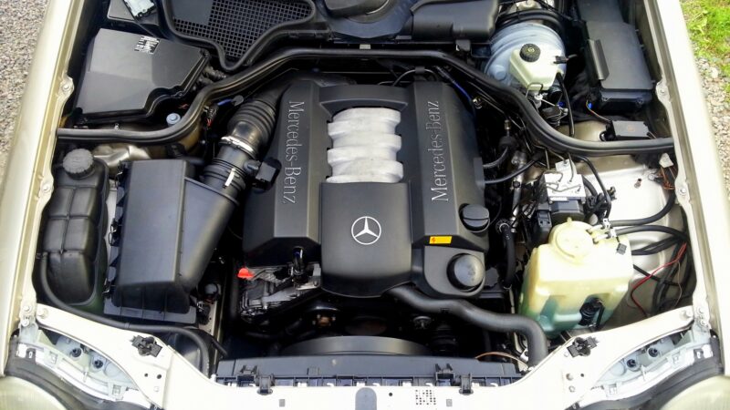Mercedes-Benz M112 E24 2,4 motor