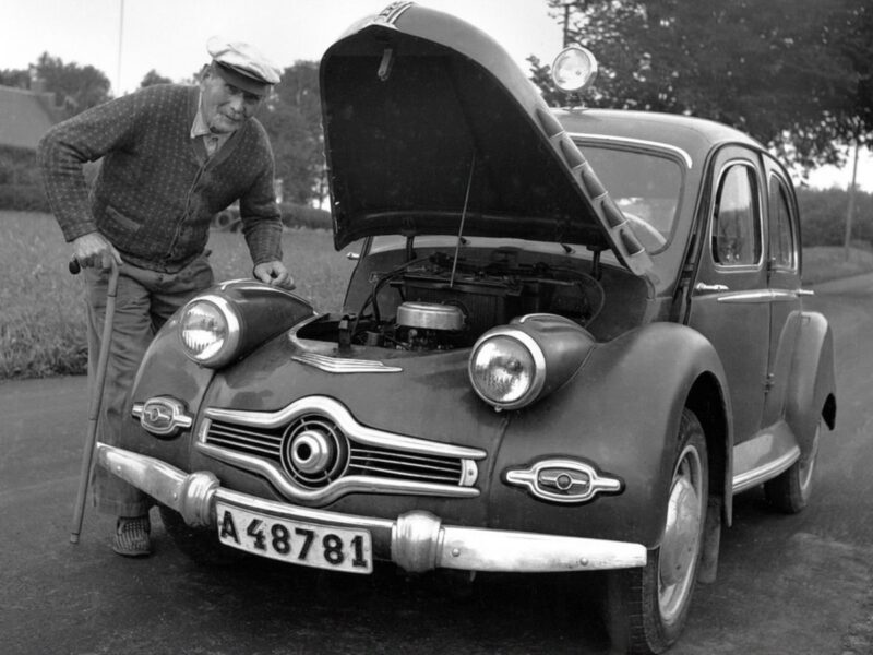Tvåcylindrig ”opposition” i ett enda block (Panhard Flat-Twin)