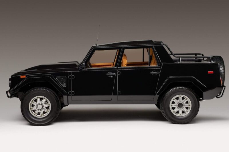 Lamborghini LM002. Superbil för terrängkörning