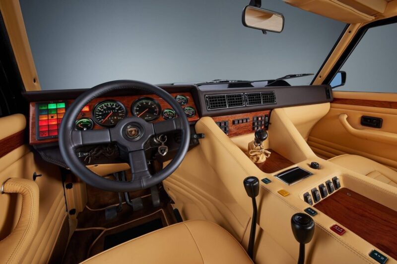 Lamborghini LM002. Superbil för terrängkörning