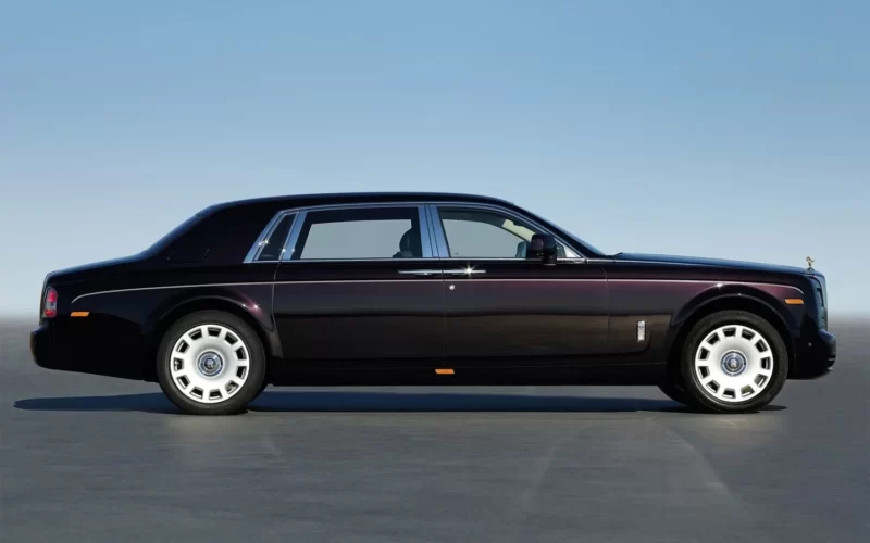 Rolls-Royce Phantom — 6,749 L V12, naturligt aspirerad, bensin