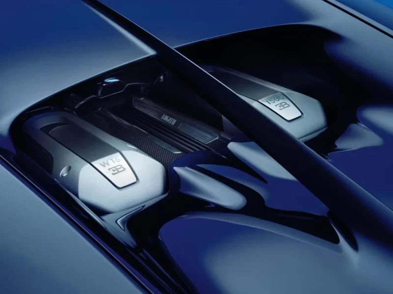 Bugatti Chiron — 7,993 L W16, 4 turboladdare, bensin