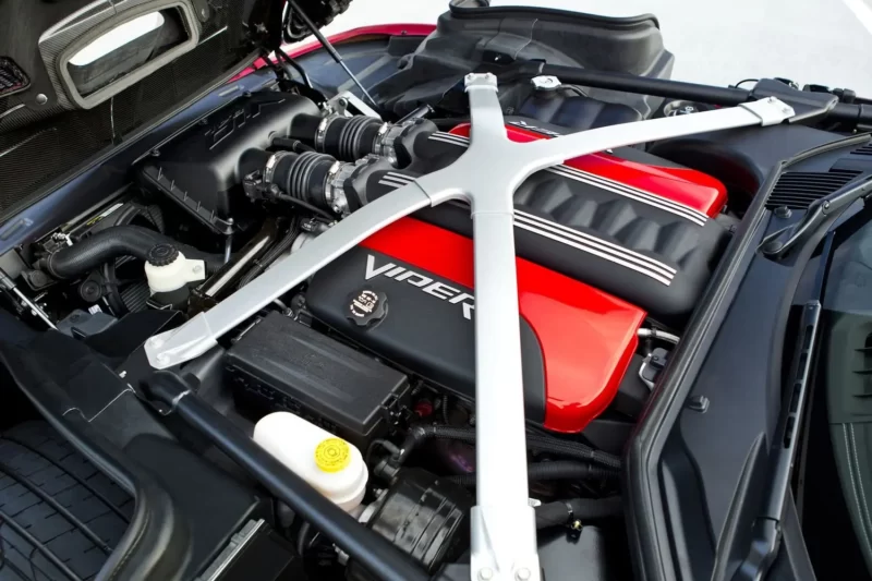 Dodge Viper — 8,390 l V10, naturligt aspirerad, bensin