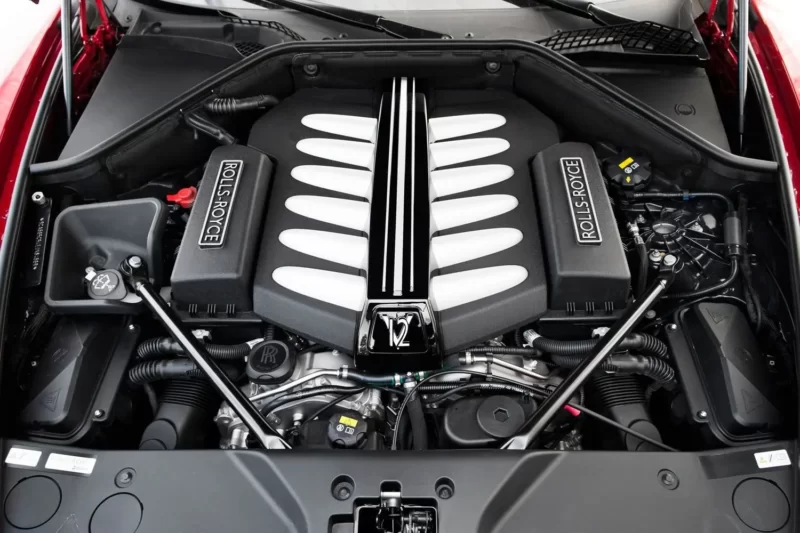 Rolls-Royce Wraith/Dawn/Ghost och BMW M760Li xDrive — 6,592 L V12 (BMW), 2 turbiner, bensin